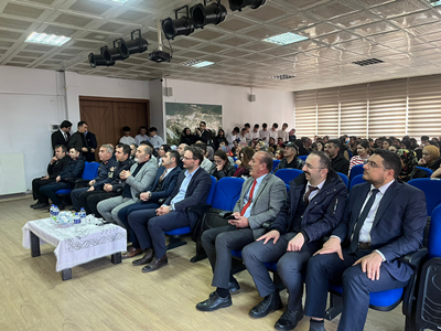 Kaymakamımız Sn. Abdulkadir IŞIK, Halk Eğitimi Merkezi Müdürlüğü Tarafından Düzenlenen “Türk Müziği Korosu ve Tiyatro Gösterisi”  Programına Katıldı